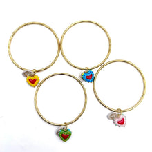 Carica l'immagine nel visualizzatore di Gallery, Bracciale rigido con cuore messicano in vetro