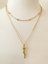 Carica l'immagine nel visualizzatore di Gallery, Collana Porta Fortuna dorata con ciondolo