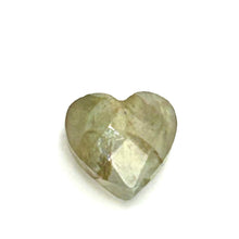 Carica l'immagine nel visualizzatore di Gallery, Orecchino singolo con cuoricino in pietradura