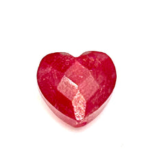 Carica l'immagine nel visualizzatore di Gallery, Orecchino singolo con cuoricino in pietradura