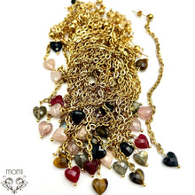 Carica l'immagine nel visualizzatore di Gallery, Orecchino singolo con cuoricino in pietradura