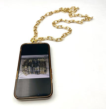 Carica l'immagine nel visualizzatore di Gallery, Catena porta cellulare o cintura