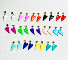 Carica l'immagine nel visualizzatore di Gallery, Collana Ginevra corta in acciaio dorato con Cuore Smaltato