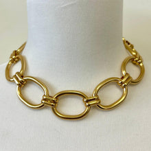 Carica l'immagine nel visualizzatore di Gallery, Collana Chiara Ovale