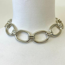 Carica l'immagine nel visualizzatore di Gallery, Collana Chiara Ovale