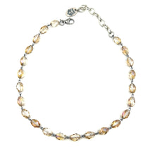 Carica l'immagine nel visualizzatore di Gallery, Collana con cristalli oliva incatenati