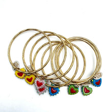 Carica l'immagine nel visualizzatore di Gallery, Bracciale rigido con cuore messicano in vetro
