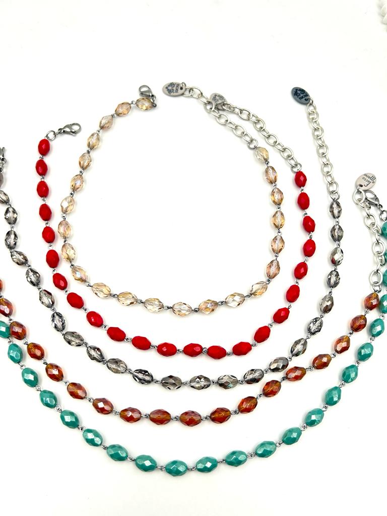Collana con cristalli oliva incatenati